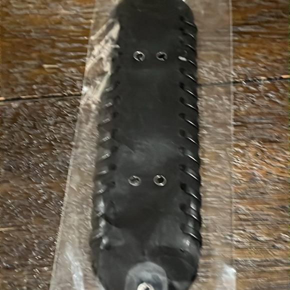 NEW Viking Rune Men's Wide Leather Bracelet - Picture 7 of 7